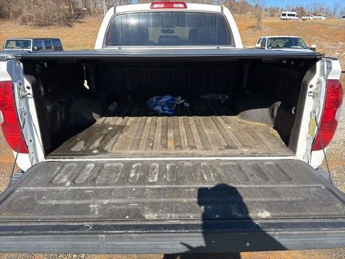 Used 2017 Toyota Tundra Platinum image 9