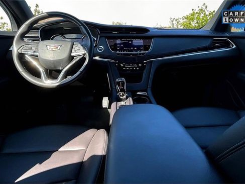 Used 2023 Cadillac XT6 Luxury image 16