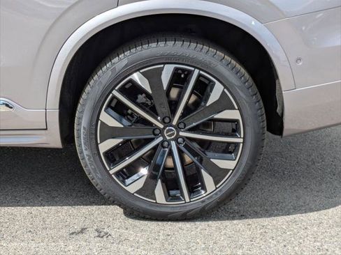 New 2026 Volvo XC90 B5 Plus w/ Protection Package image 6