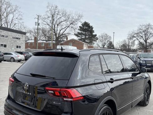 Used 2022 Volkswagen Tiguan SE R-Line image 7