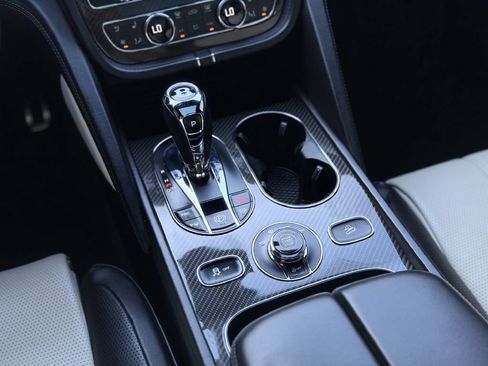 Used 2021 Bentley Bentayga AWD/4WD image 19