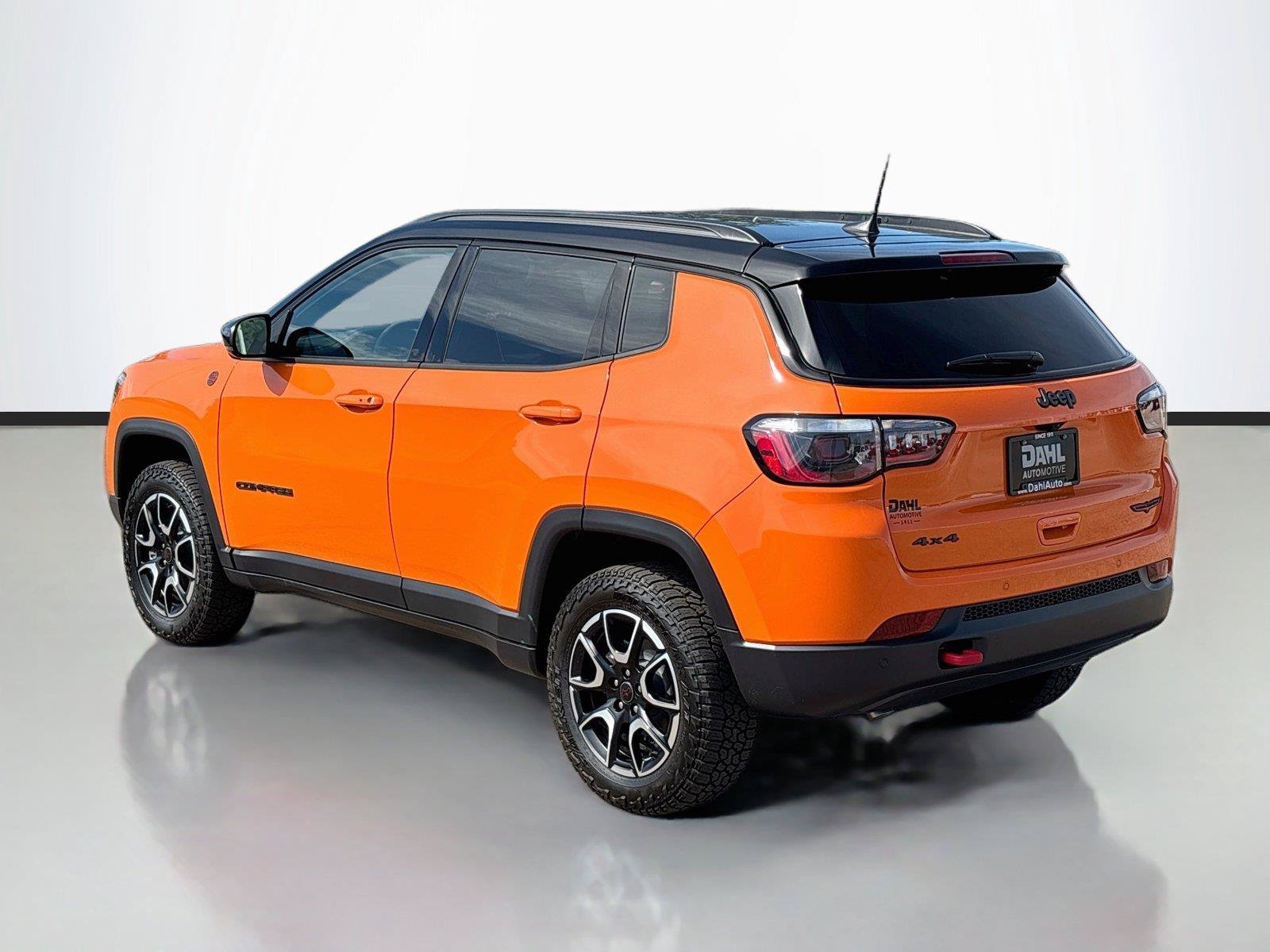 New 2026 Jeep Compass Trailhawk w/ Sun, Sound & Navigation Group AWD/4WD image 10