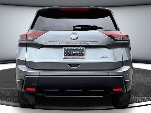 Used 2025 Nissan Rogue SV image 5