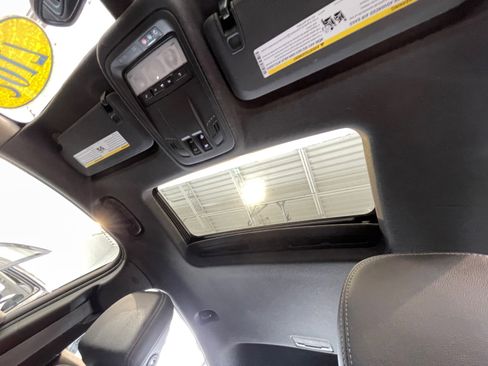 Used 2017 Chevrolet Cruze Premier image 4