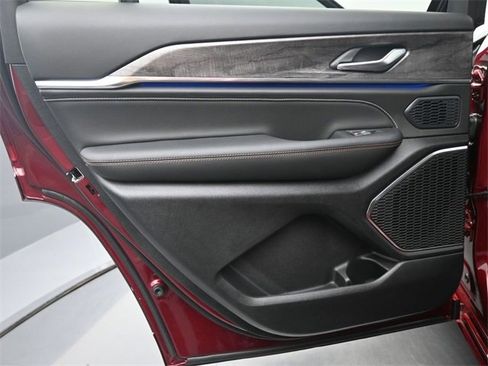 New 2025 Jeep Grand Cherokee L Overland w/ Trailer Tow Package image 14