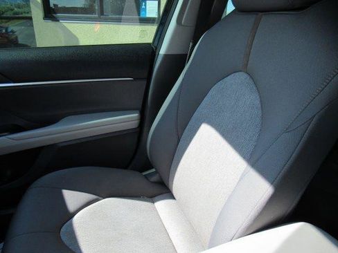 Used 2020 Toyota Camry LE image 22