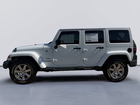 Used 2017 Jeep Wrangler Unlimited Sahara AWD/4WD image 6
