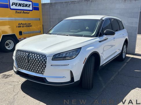 Used 2024 Lincoln Corsair FWD w/ Rear Removable Package Tray image 2