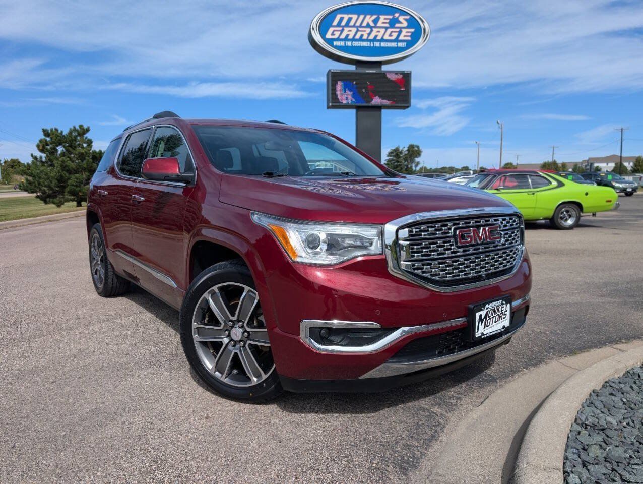 Used 2017 GMC Acadia Denali w/ Technology Package AWD/4WD image 2
