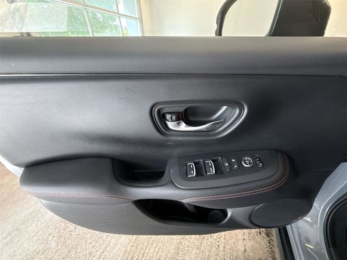 Used 2024 Honda HR-V Sport image 14