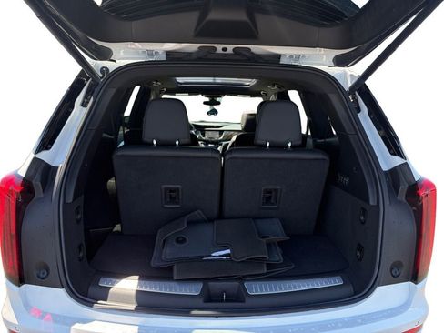 Certified 2024 Cadillac XT6 Premium Luxury FWD image 19