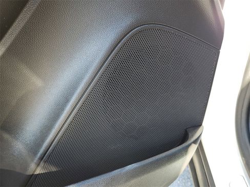 Used 2021 Buick Encore Preferred image 17