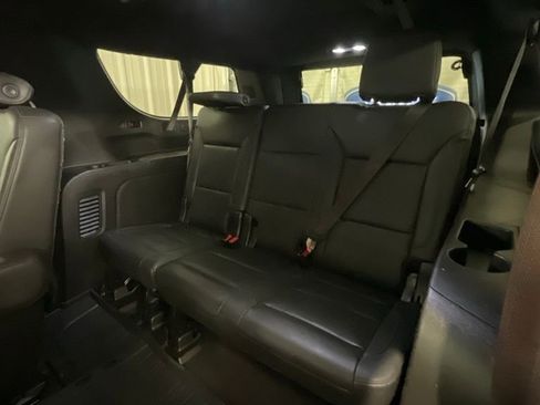 Used 2021 Chevrolet Suburban Z71 w/ Luxury Package image 13