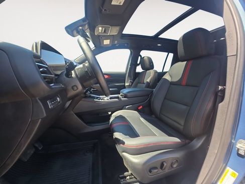 Certified 2025 Chevrolet Traverse RS w/ LPO, Floor Liner Package AWD/4WD image 10