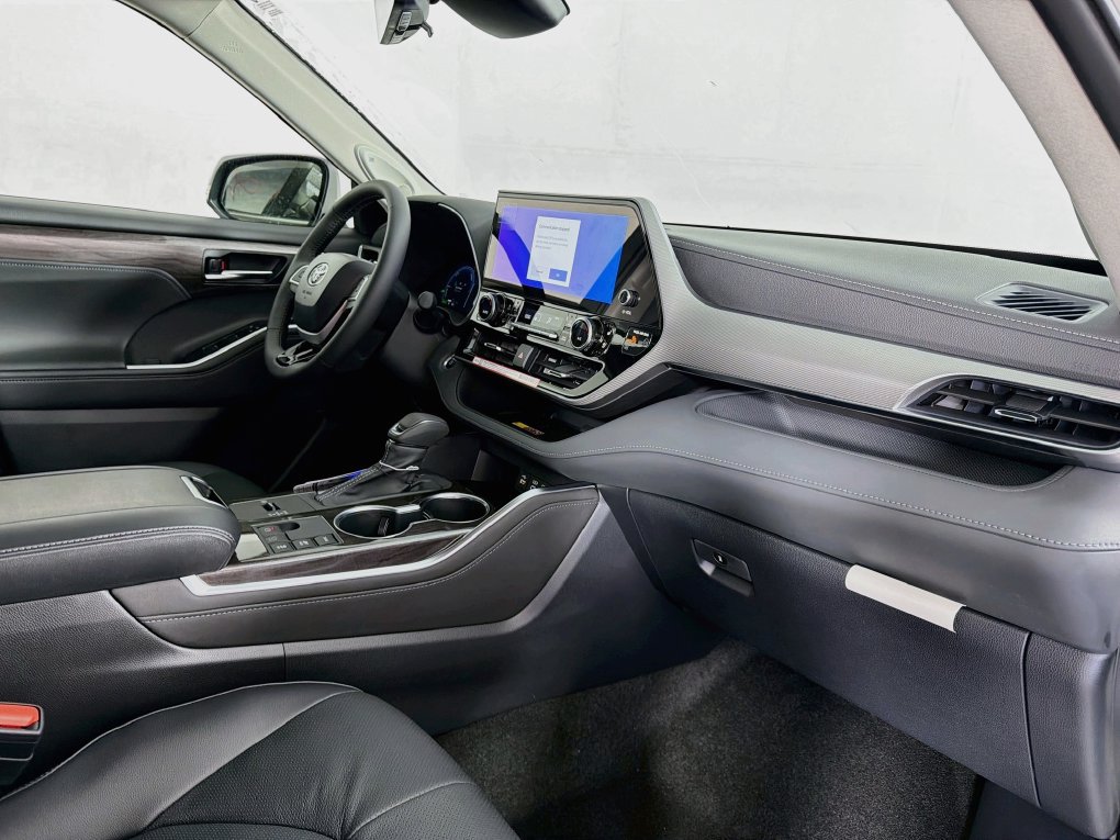 New 2026 Toyota Highlander Platinum AWD/4WD image 31