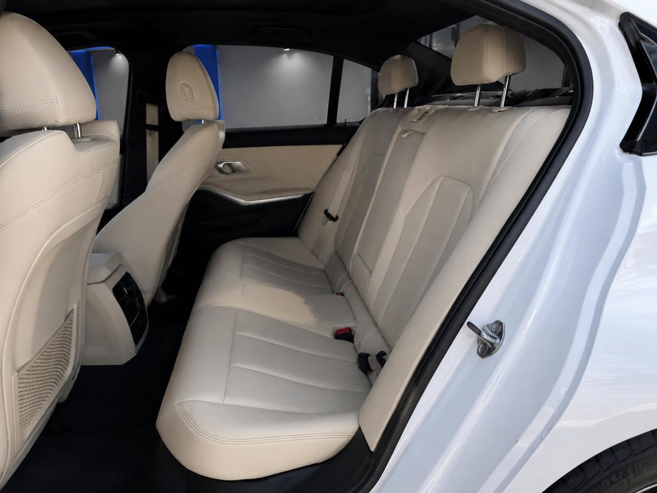 Used 2019 BMW 330i Sedan w/ Premium Package RWD image 11