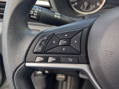 Used 2025 Nissan Altima 2.5 SV FWD image 19