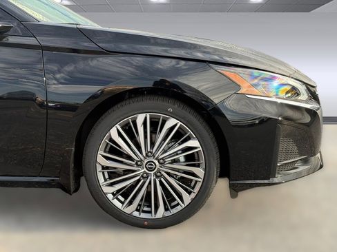New 2025 Nissan Altima 2.5 SL image 10