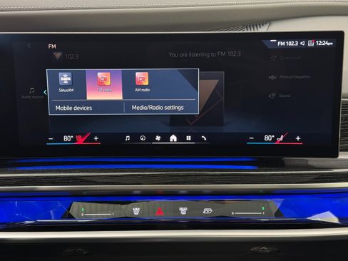 Used 2024 BMW 740i w/ Premium Package 2 image 27