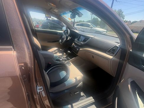 Used 2017 Hyundai Tucson SE Plus FWD image 9