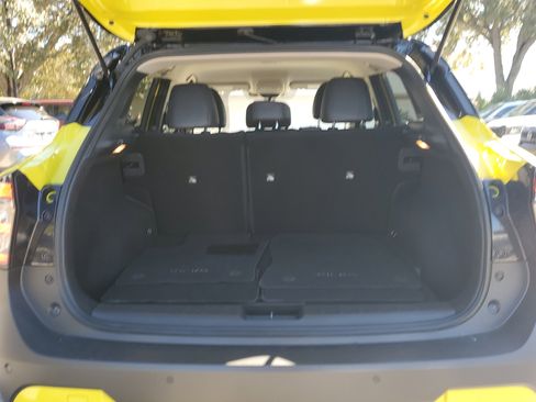 Certified 2025 Nissan Kicks SR image 10