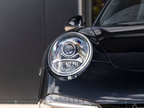 Certified 2014 Porsche 911 Carrera 4S AWD/4WD image 24