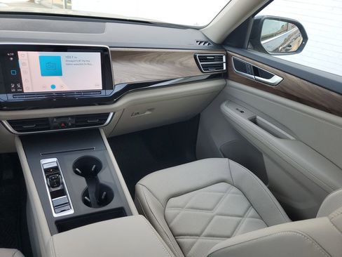 New 2026 Volkswagen Atlas SE FWD image 13
