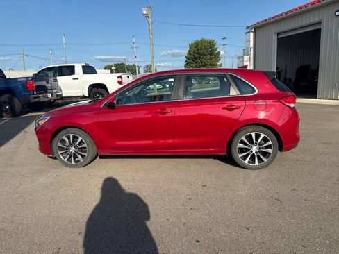 Used 2020 Hyundai Elantra GT FWD image 6