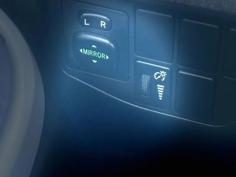 Used 2012 Toyota Prius Three image 32