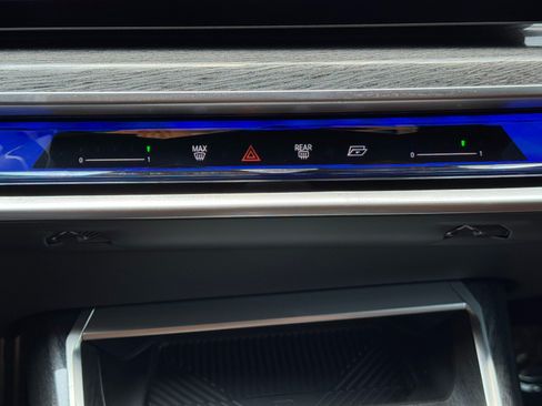 Used 2024 BMW i7 eDrive50 w/ M Sport Package RWD image 33
