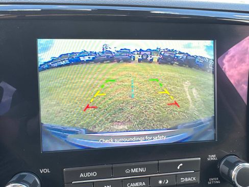 Used 2024 Nissan Frontier SV w/ Technology Package image 22