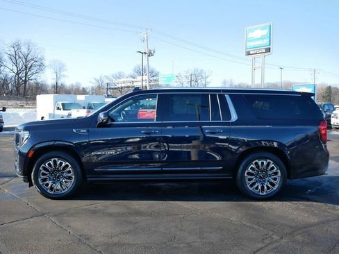 Used 2023 GMC Yukon XL Denali Ultimate image 3