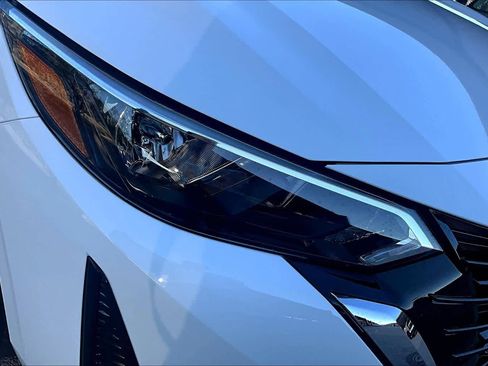 New 2025 Nissan Sentra SV image 18