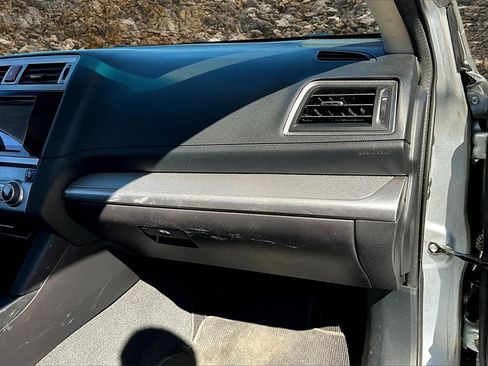 Used 2016 Subaru Legacy 2.5i Premium image 16