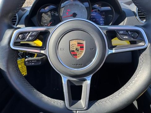 Used 2021 Porsche 718 Boxster S image 18