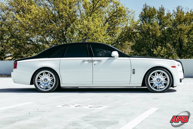 Used 2017 Rolls-Royce Ghost RWD image 4