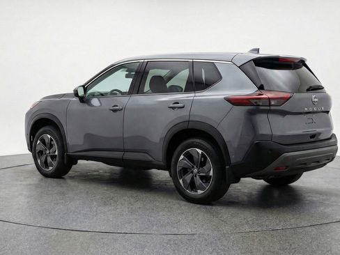 Used 2025 Nissan Rogue SV AWD/4WD image 6