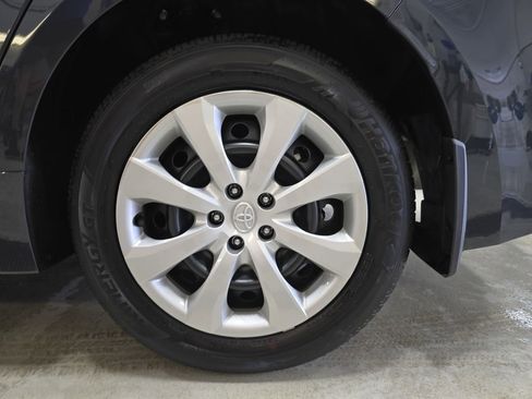 Used 2025 Toyota Corolla LE FWD image 32