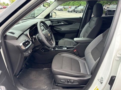 Used 2023 Chevrolet TrailBlazer LT FWD image 15