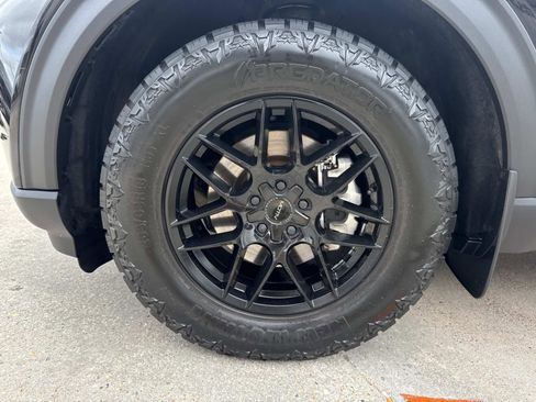 Used 2021 Ford Explorer XLT image 4