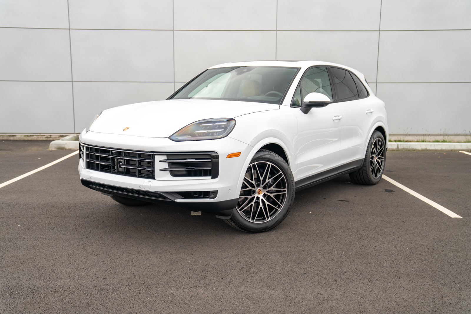 Certified 2026 Porsche Cayenne AWD/4WD image 1