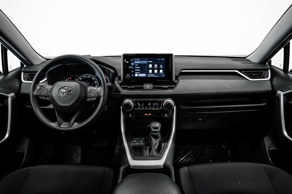 Used 2024 Toyota RAV4 LE FWD image 20