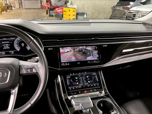 Used 2023 Audi Q8 Prestige AWD/4WD image 7