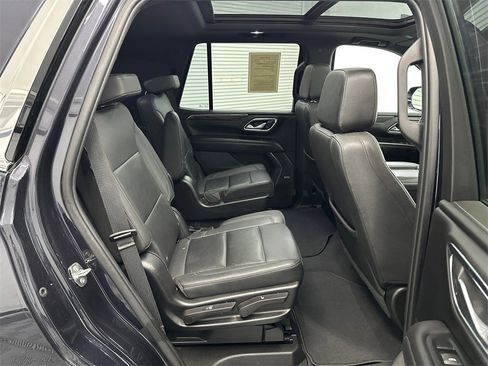 Used 2022 Chevrolet Tahoe LT w/ LT Signature Plus Package image 16