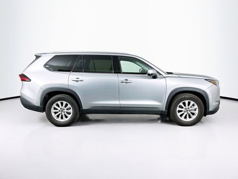 Used 2025 Toyota Grand Highlander AWD image 10