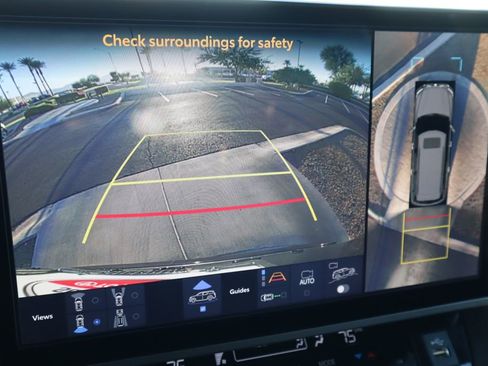 Used 2025 Toyota Sequoia Platinum image 15