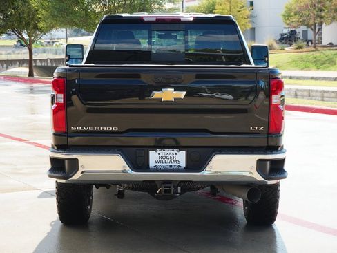 Used 2023 Chevrolet Silverado 2500 LTZ w/ LTZ Plus Package image 4