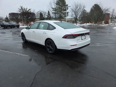 Used 2025 Honda Accord SE image 5