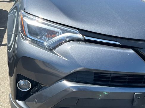 Used 2017 Toyota RAV4 Limited image 14