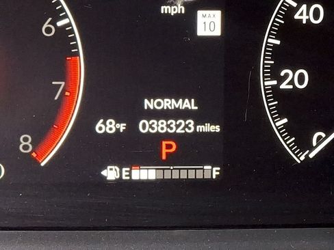 Used 2023 Honda Pilot TrailSport image 23